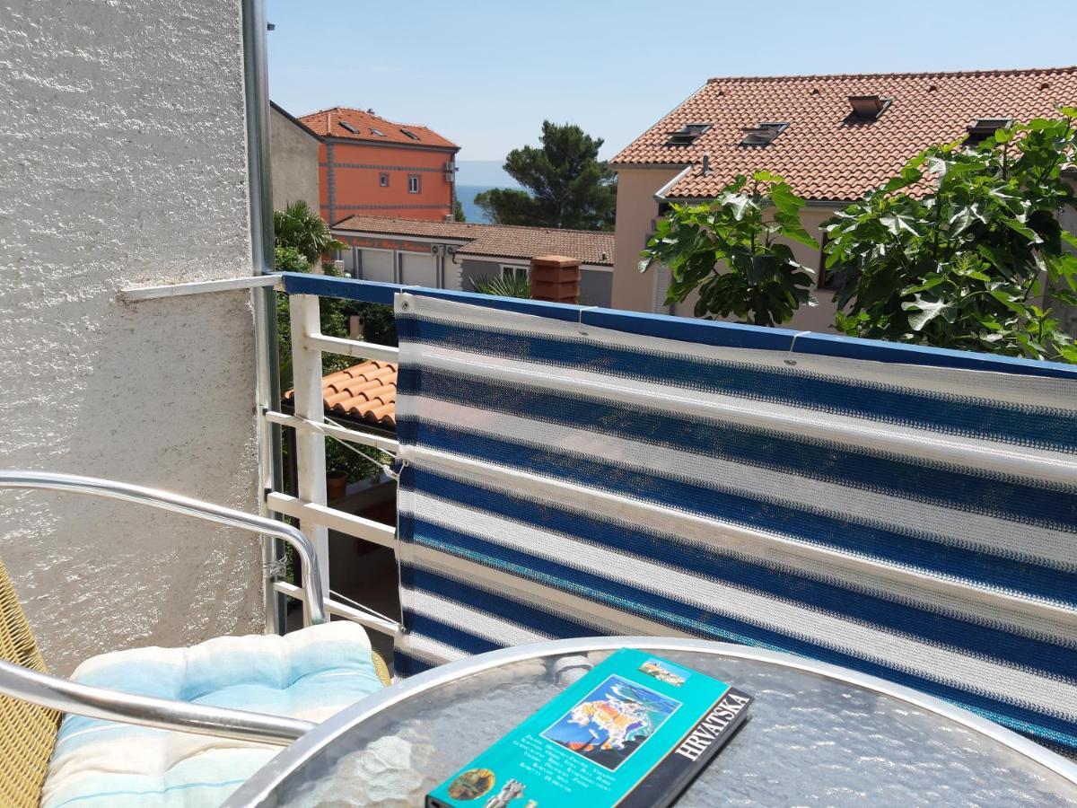 Apartment Crikvenica Car Exterior foto