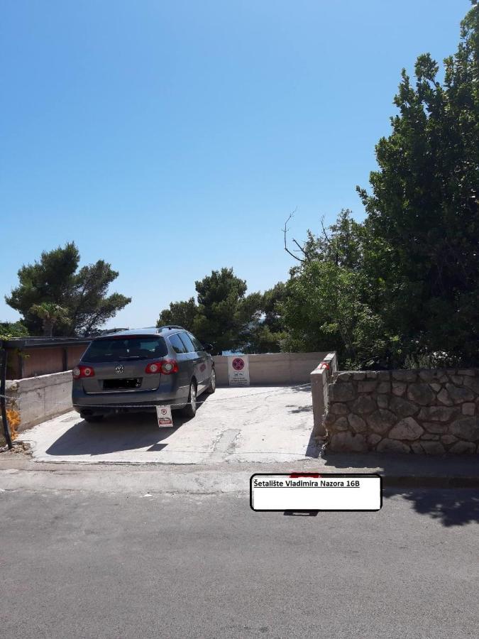 Apartment Crikvenica Car Exterior foto